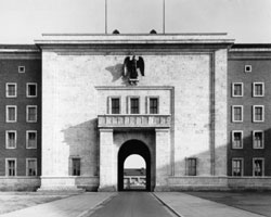 Torbau der SS-Kaserne, 1940