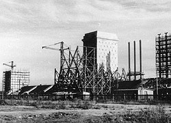 Türme des Märzfelds im Bau, 1938